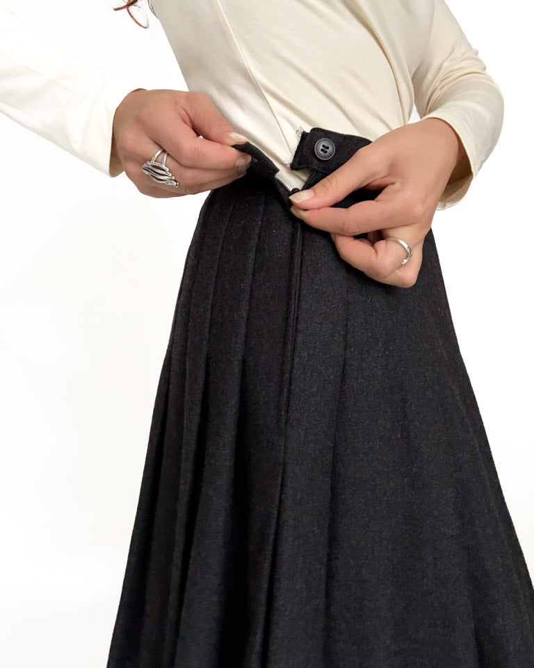 Vintage wool skirt view 218