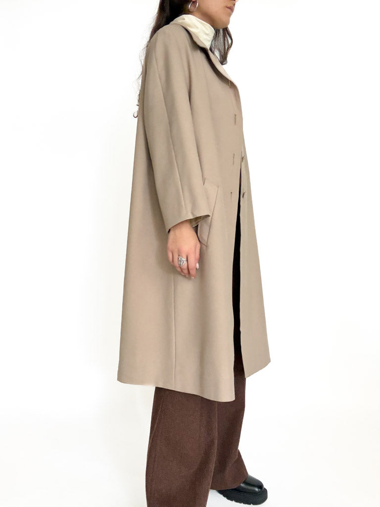 Vintage beige trench coat view 105