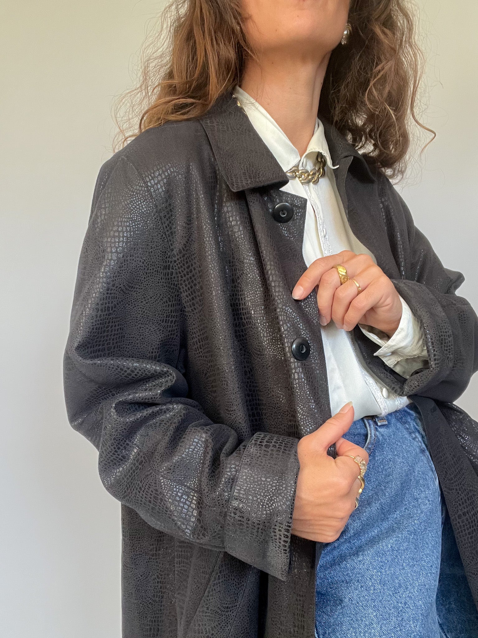 Vintage 90's Black Embossed Oversized Coat – Skorpiones vintage