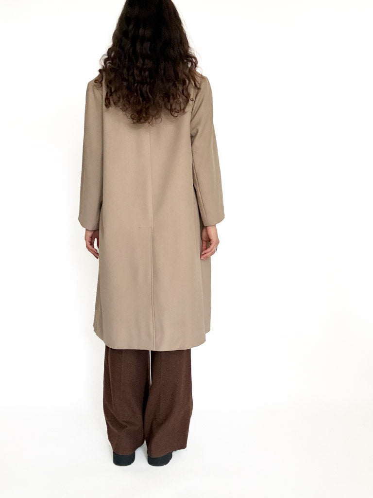Vintage beige trench coat view 103