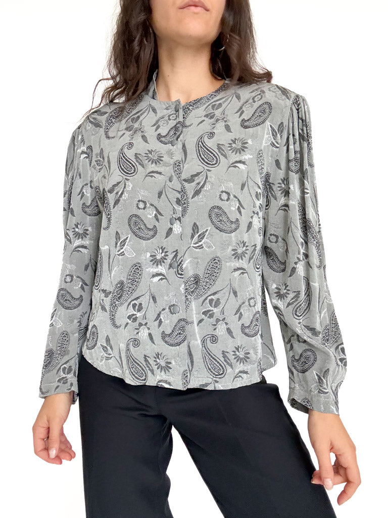Front view worn loose