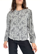 Front view worn loose